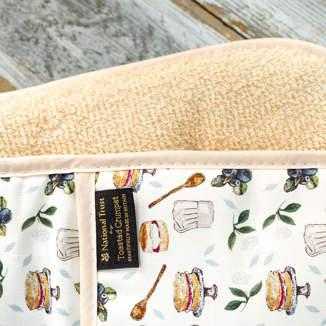 It's Cake Time (Pure) Cotton Double Oven Glove