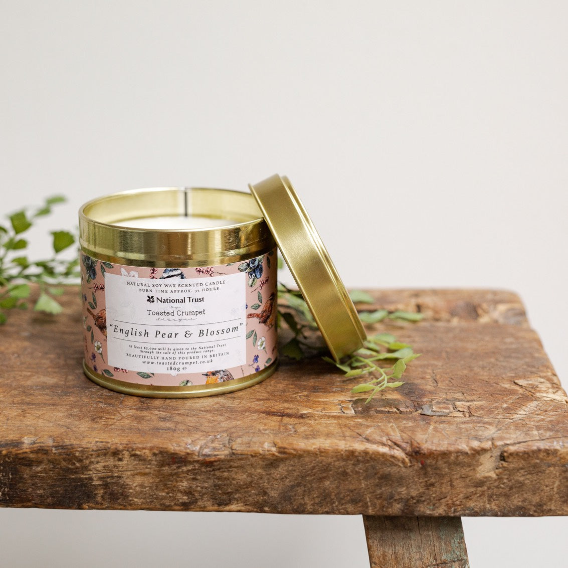 English Pear & Blossom Candle in a Matt Gold Tin