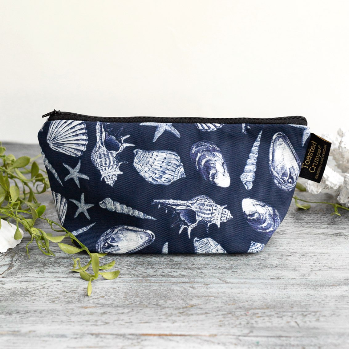 Coastal Beauty (Noir) Makeup Bag