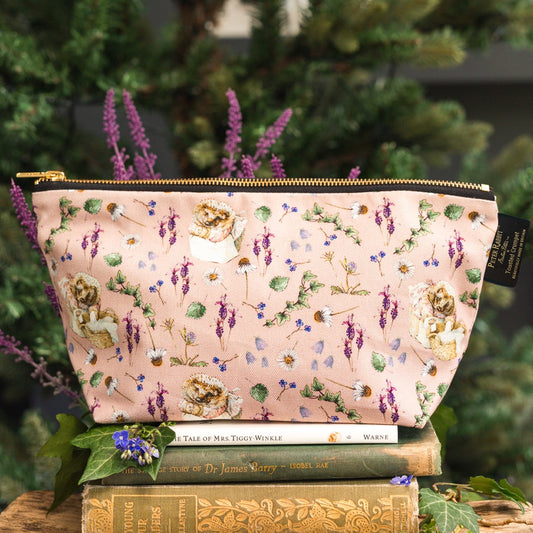 Mrs. Tiggy-Winkle "Lavender & Linens" Wash Bag