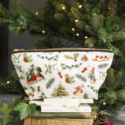 Peter Rabbit & Friends "A Winter's Tale" (Pure) Wash Bag