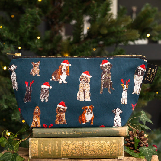 Christmas Dogs (Noir) Wash Bag