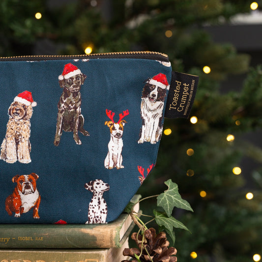 Christmas Dogs (Noir) Wash Bag