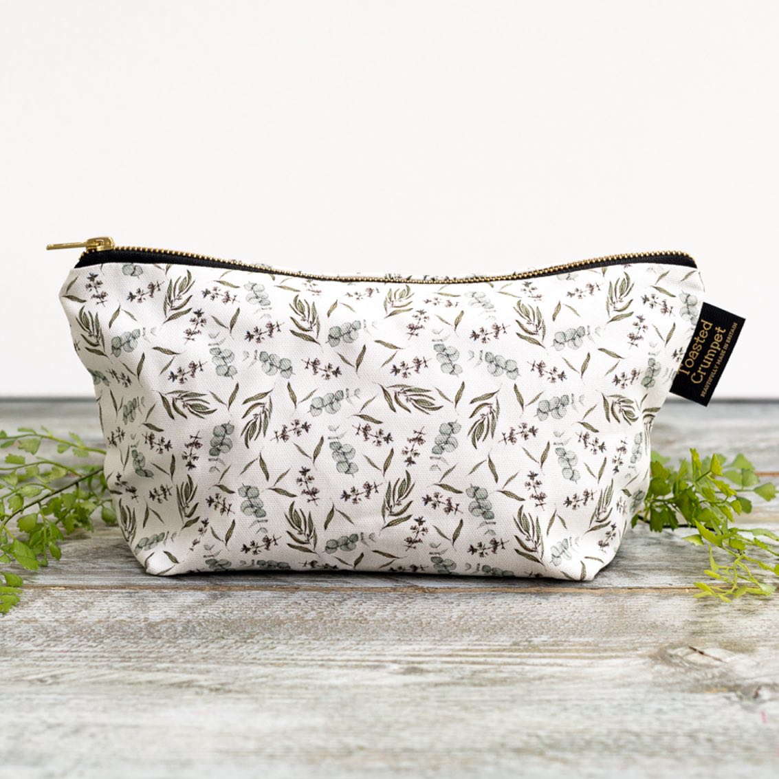 Eucalyptus (Pure) Wash Bag