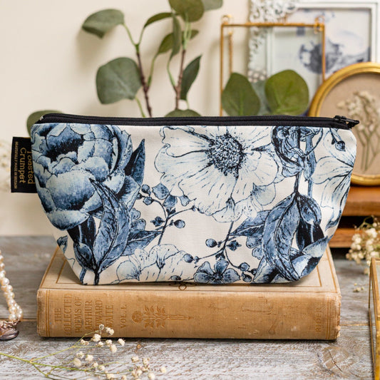NEW! Chateau (Jardin) Makeup Bag