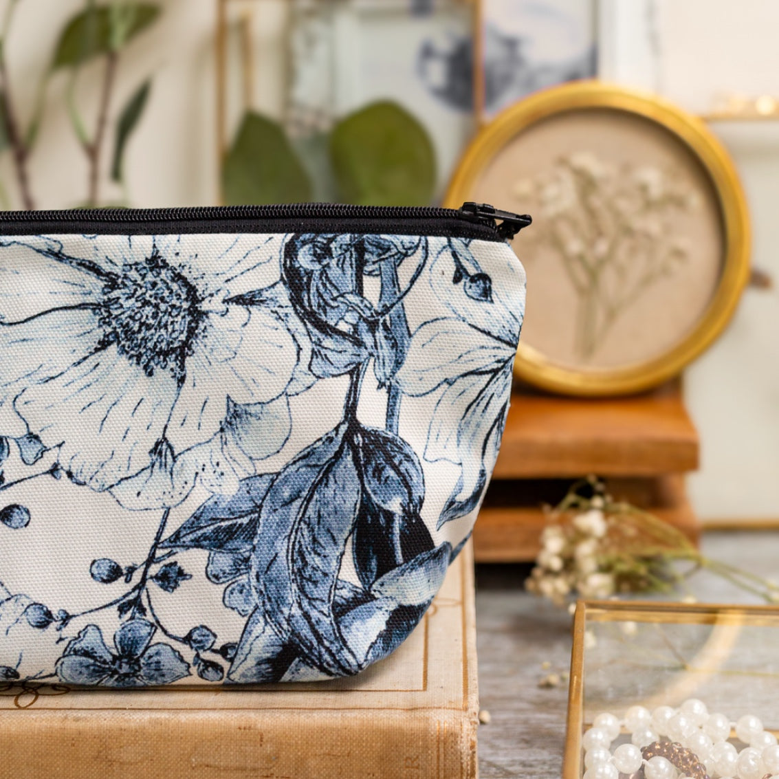 NEW! Chateau (Jardin) Makeup Bag