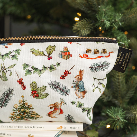 Peter Rabbit & Friends "A Winter's Tale" (Pure) Wash Bag